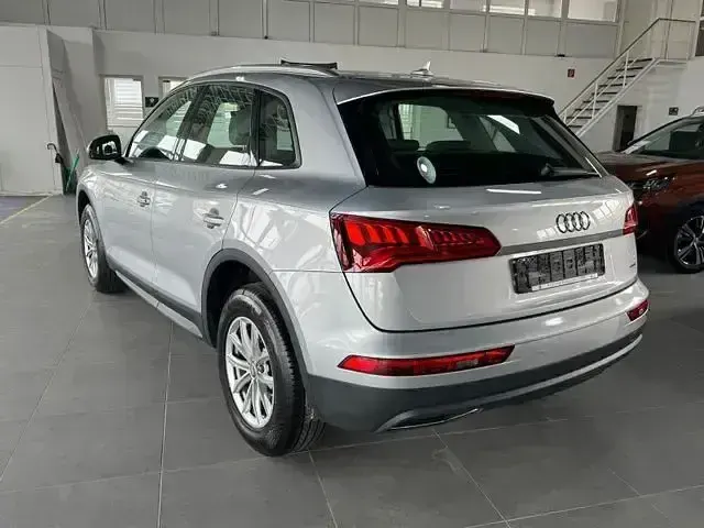 Używany Audi Q5 Design 280 KM (205 kW) 2020 Srebrny SUV
