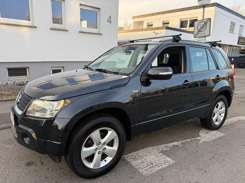 Gebraucht Suzuki Grand Vitara 129 PS (94 kW) 2012 Schwarz SUV