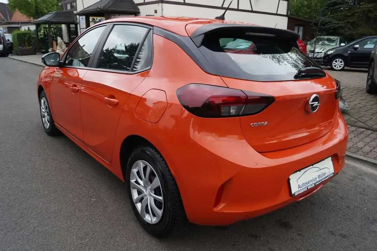 Gebraucht Opel Corsa 75 PS (55 kW) 2022 Power orange/ dynamik orange Kleinwagen
