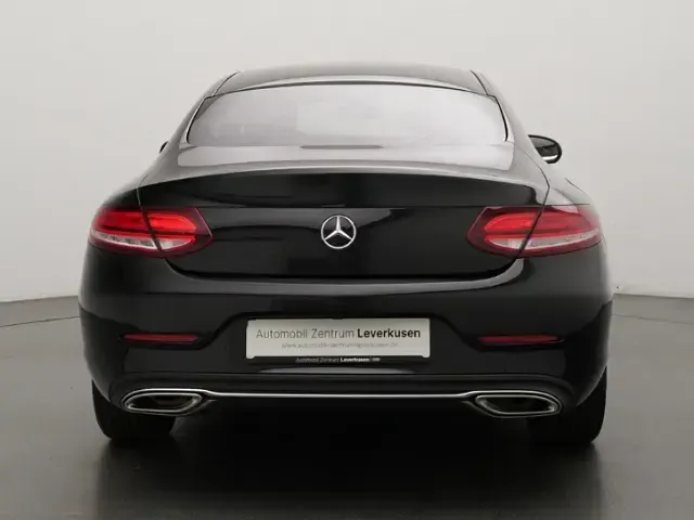 Gebraucht Mercedes C180 156 PS (114 kW) 2019 Schwarz Coupé