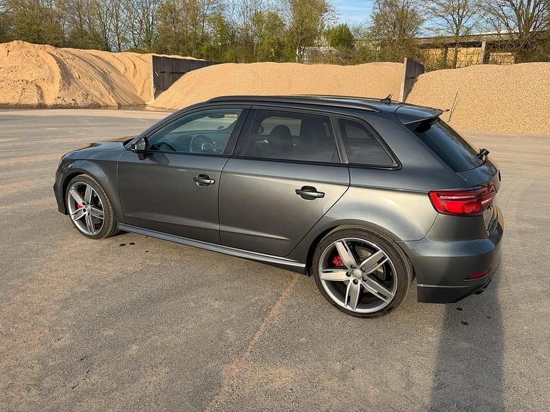 Second-hand Audi S3 Design 300 CP (220 kW) 2019 Gri Berlinǎ