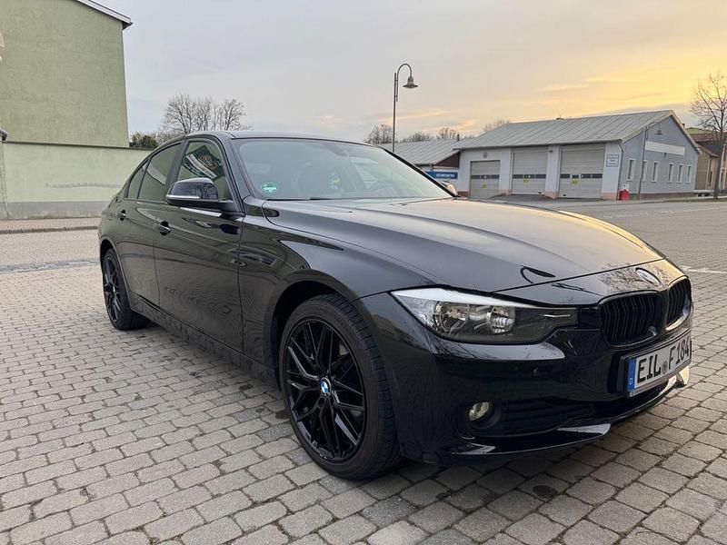 Gebraucht BMW 316 136 PS (100 kW) 2013 Schwarz Limousine
