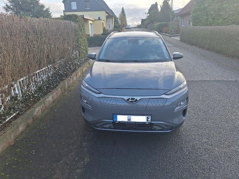 Gebraucht Hyundai Kona 100 kW (136 PS) 2020 Grau SUV