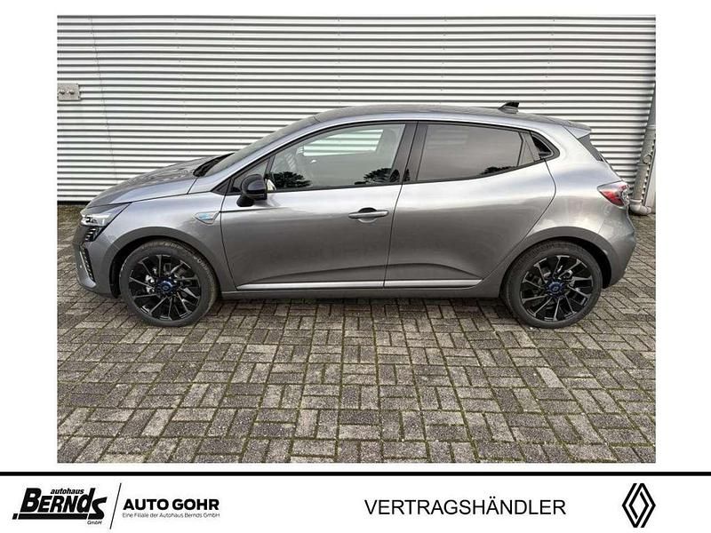 Neu Renault Clio V Bose Edition 143 PS (105 kW) 2025 Dolomitgrau metallic Limousine