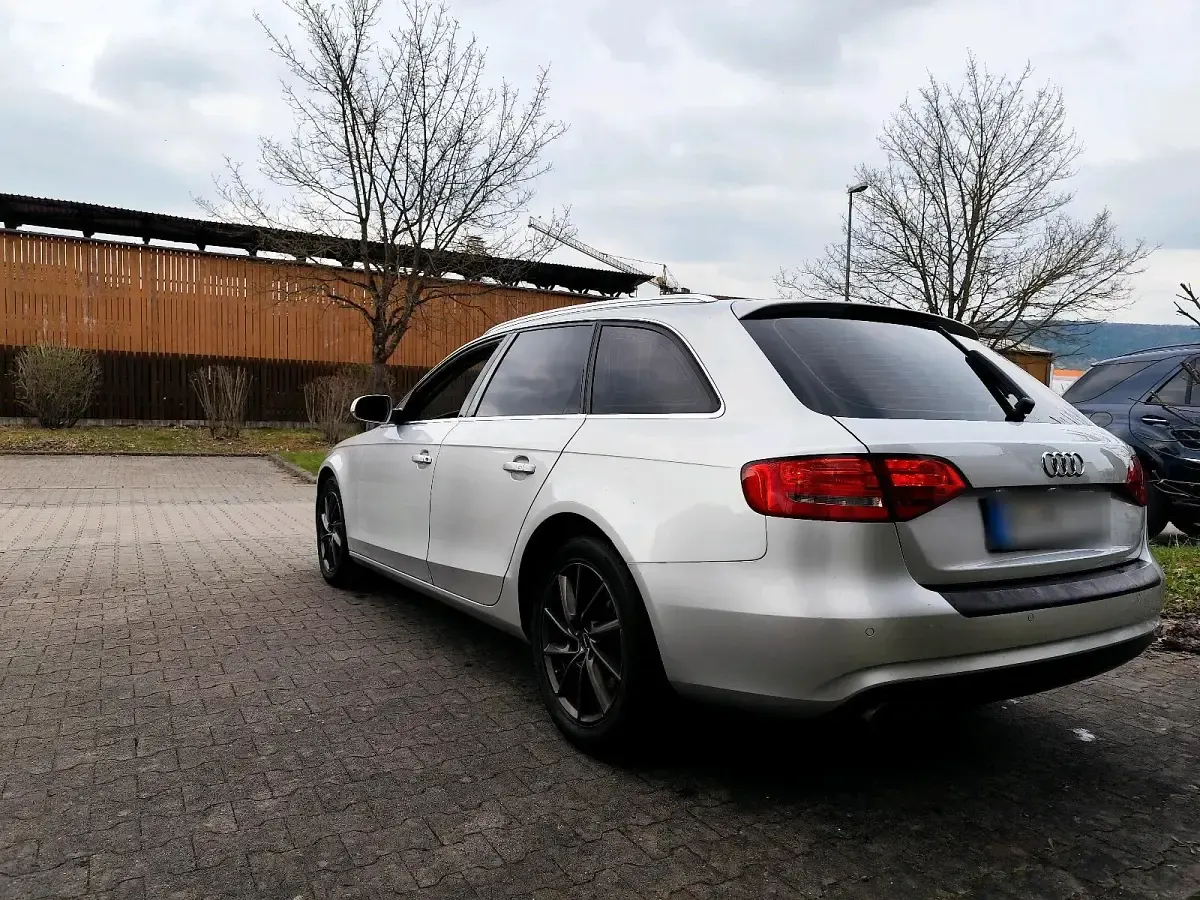Gebraucht Audi A4 143 PS (105 kW) 2012 Silber Kombi