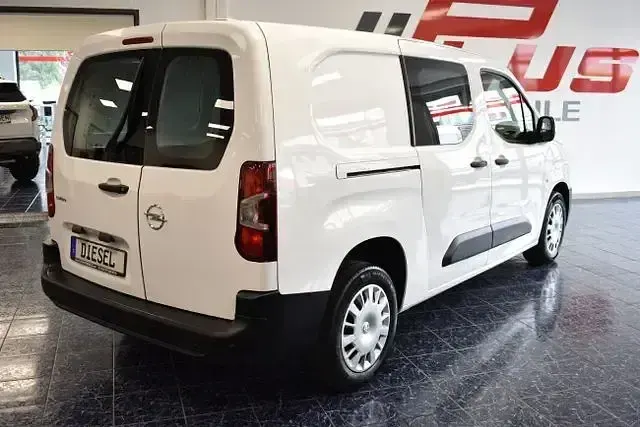 Używany Opel Combo 131 KM (96 kW) 2020 Biały Minivan