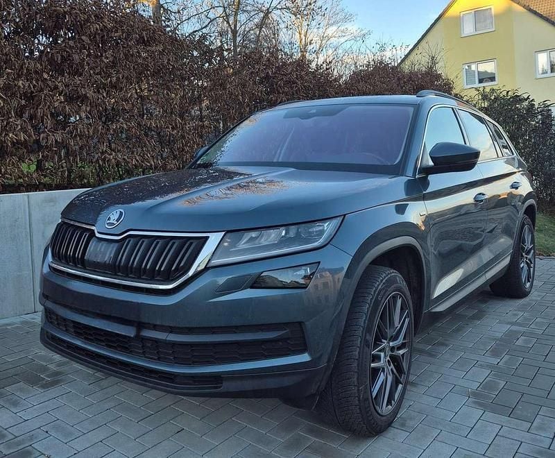 Grau Gebraucht 2020 Skoda Kodiaq Drive SUV | 25.000 € (Superpreis) - Bild 1/4