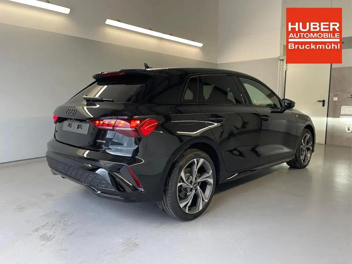 Neu Audi A3 S-Line 204 PS (150 kW) 2026 [0e0e] mythosschwarz metallic Limousine
