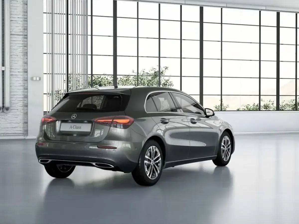 Gebraucht Mercedes A200 Progressive 163 PS (119 kW) 2025 Grau metalliclack mountaingrau Limousine