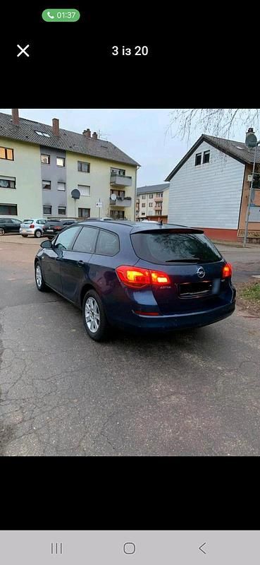 Gebraucht Opel Astra 130 PS (95 kW) 2012 Andere farben Kleinwagen