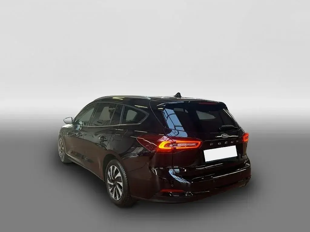 Gebraucht Ford Focus Titanium 125 PS (91 kW) 2024 Schwarz