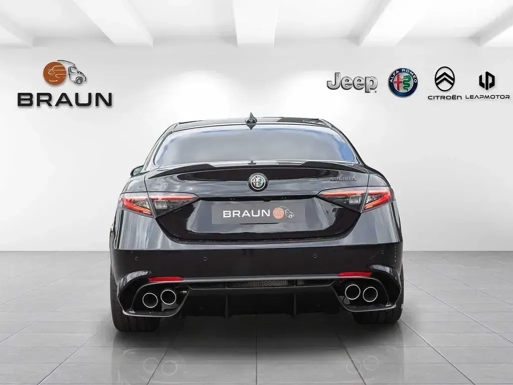 Neu Alfa Romeo Giulia Quadrifoglio 519 PS (381 kW) 2026 Nero vulcano Limousine