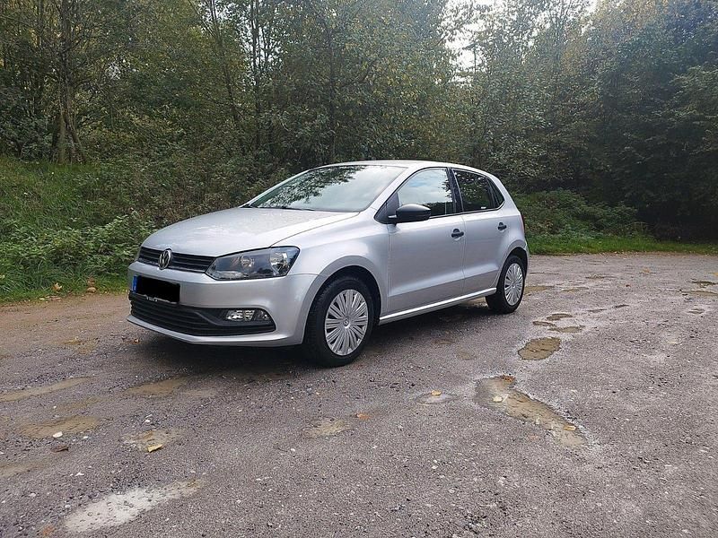 Silber Gebraucht 2016 VW Polo Kleinwagen | 7.900 € (Fairer Preis) - Bild 1/4