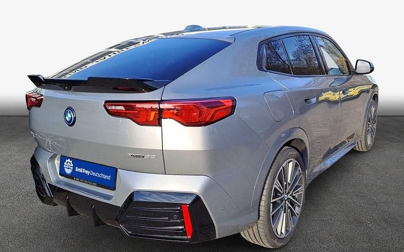 Neu BMW iX2 230 kW (313 PS) 2026 Grau SUV