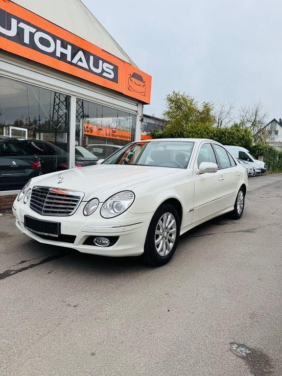 Gebraucht Mercedes E200 184 PS (135 kW) 2007 Weiß Limousine