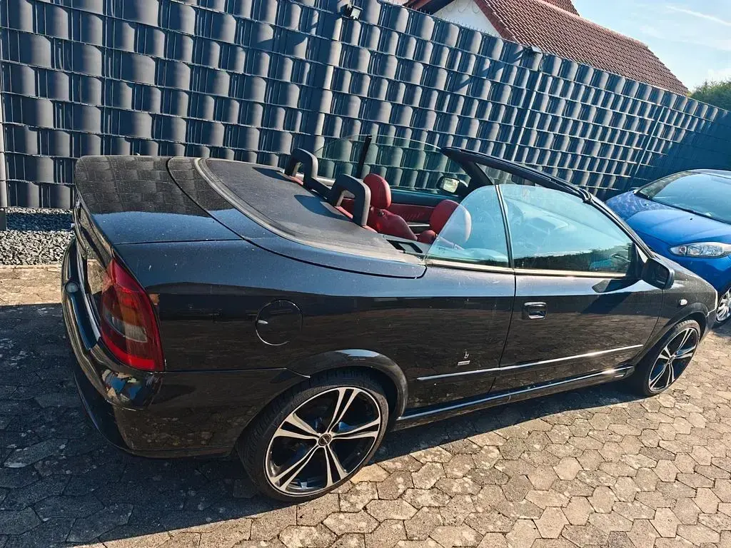 Gebraucht Opel Astra Edition 147 PS (108 kW) 2003 Schwarz Cabrio