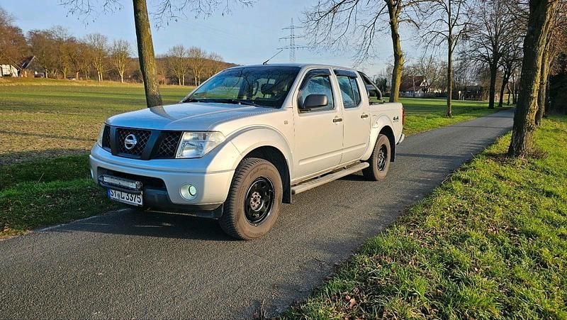 Silber Gebraucht 2007 Nissan Navara Abholung | 8.500 € (Fairer Preis) - Bild 1/4