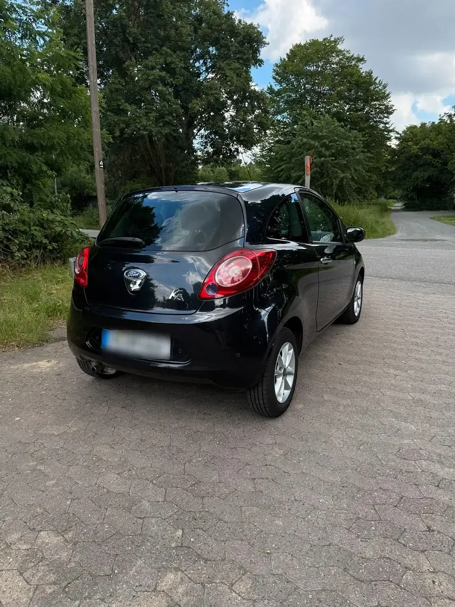 Gebraucht Ford Ka 75 PS (55 kW) 2013 Schwarz Kleinwagen