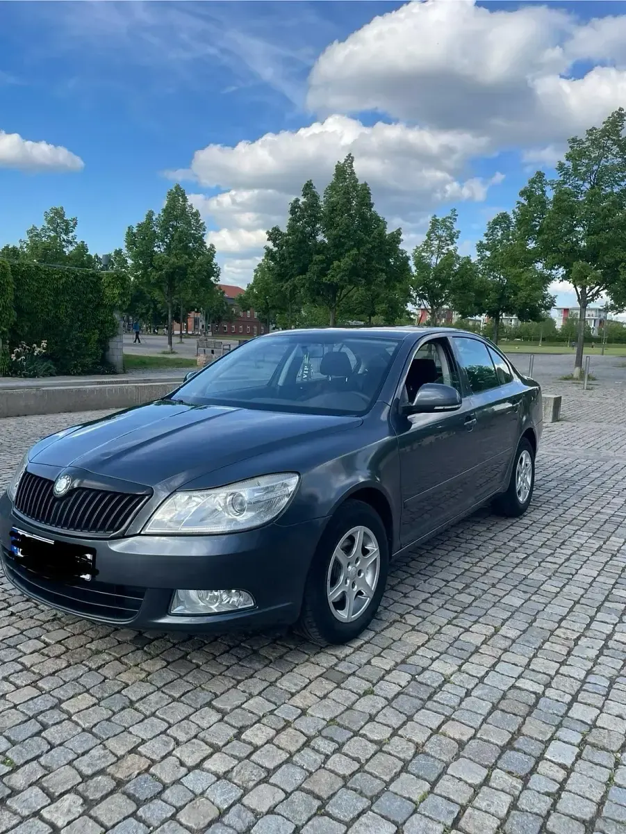 Gebraucht Skoda Octavia 105 PS (77 kW) 2009 Grau Limousine