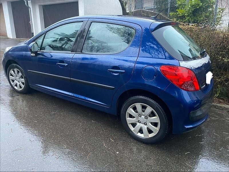 Gebraucht Peugeot 207 95 PS (69 kW) 2008 Blau Kleinwagen