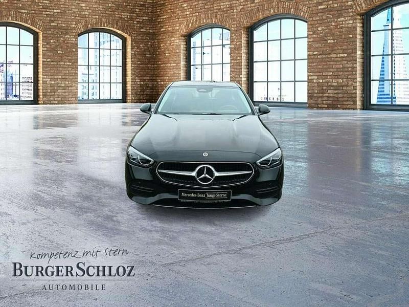 Gebraucht Mercedes C180 Avantgarde 170 PS (125 kW) 2024 Metalliclack obsidianschwarz Limousine