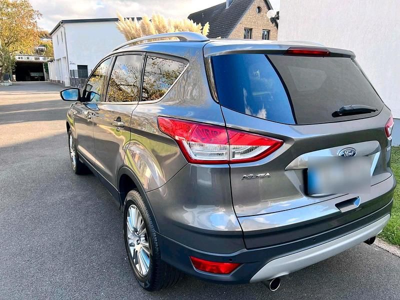 Gebraucht Ford Kuga 182 PS (133 kW) 2013 Grau SUV