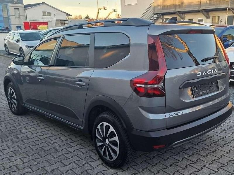 Gebraucht Dacia Jogger Expression 110 PS (80 kW) 2024 Dolomitgrau Van / Kleinbus