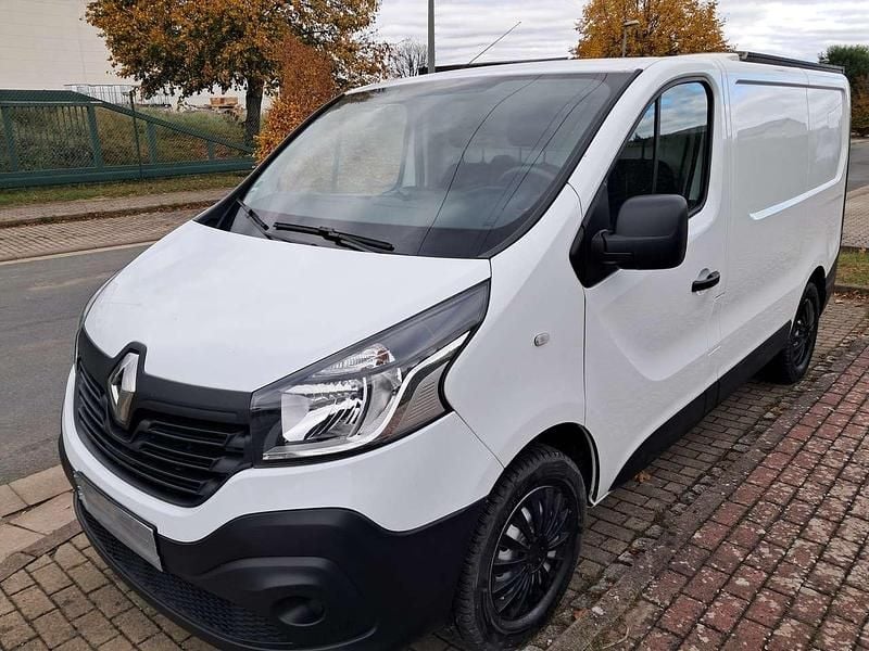 Weiß Gebraucht 2019 Renault Trafic Basis Van / Kleinbus | 12.000 € (Guter Preis) - Bild 1/4