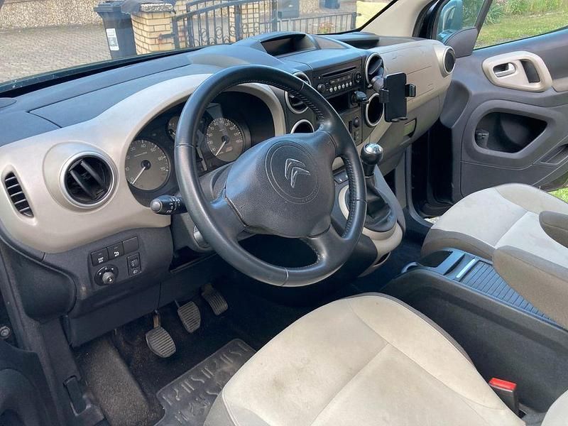 Gebraucht Citroën Berlingo 114 PS (83 kW) 2012 Schwarz Van / Kleinbus