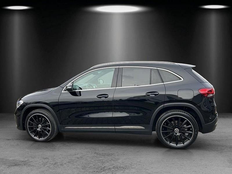 Gebraucht Mercedes GLA250 Business 218 PS (160 kW) 2022 Schwarz SUV