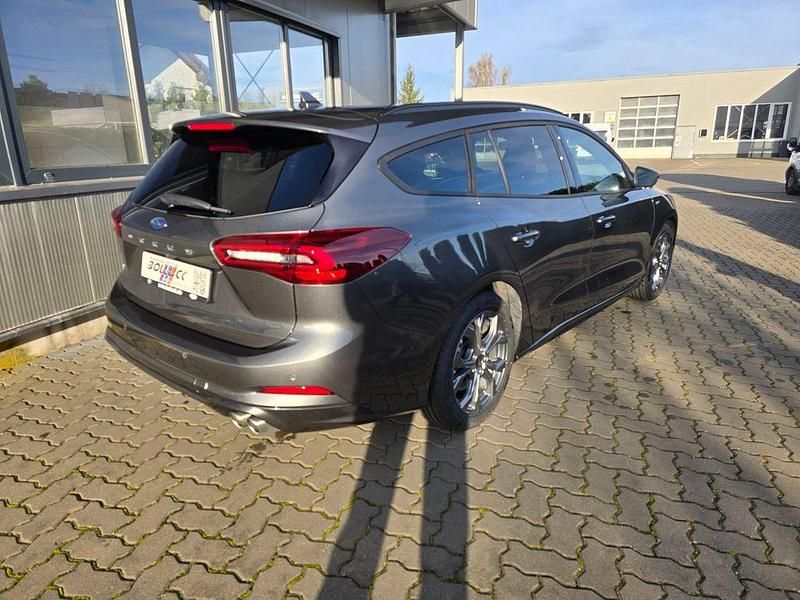 Neu Ford Focus ST-Line 155 PS (114 kW) 2025 Grau Limousine