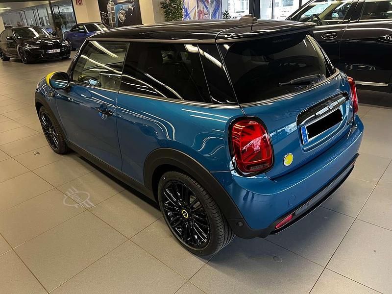 Gebraucht Mini Cooper SE Classic 135 kW (184 PS) 2023 Blau Kleinwagen