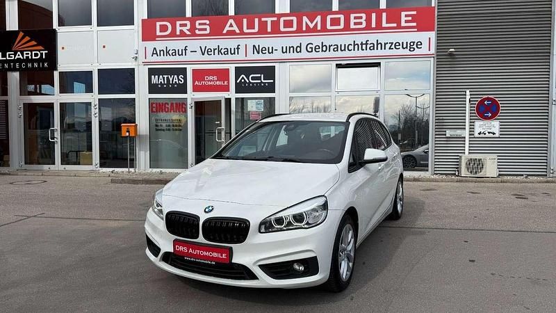 Alpinweiss iii Gebraucht 2016 BMW 220 Active Tourer Van / Kleinbus | 9.990 € (Fairer Preis) - Bild 1/4