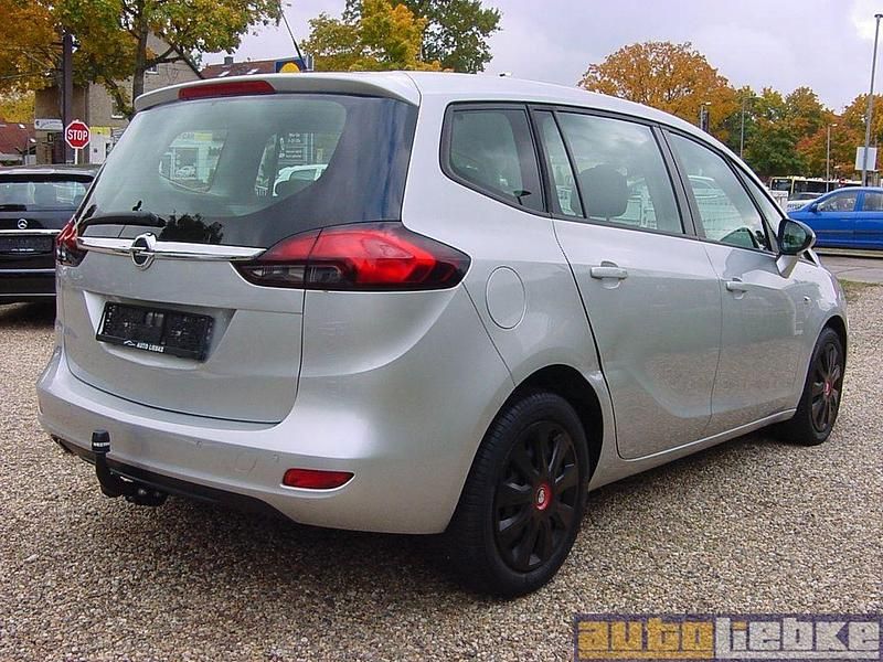 Gebraucht Opel Zafira Tourer S 165 PS (121 kW) 2014 Argonsilbermetallic Van / Kleinbus
