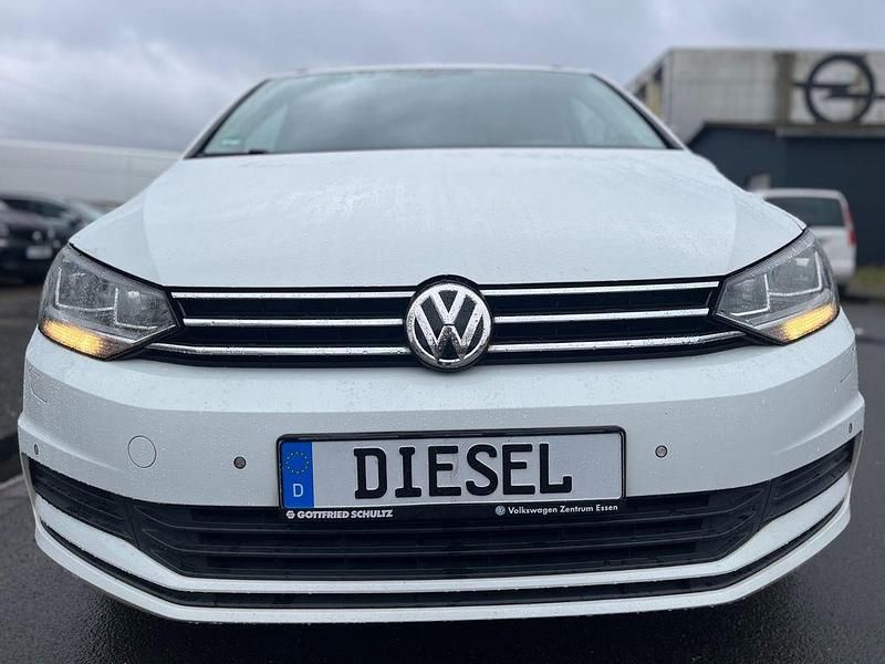 Gebraucht VW Touran Highline 150 PS (110 kW) 2017 Weiß Van / Kleinbus