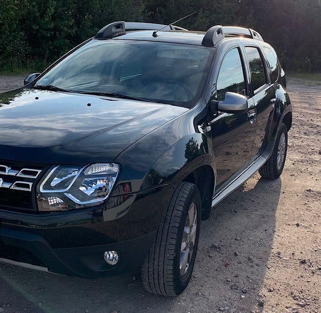 Schwarz Gebraucht 2016 Dacia Duster Ice SUV | 8.777 € (Fairer Preis) - Bild 1/4