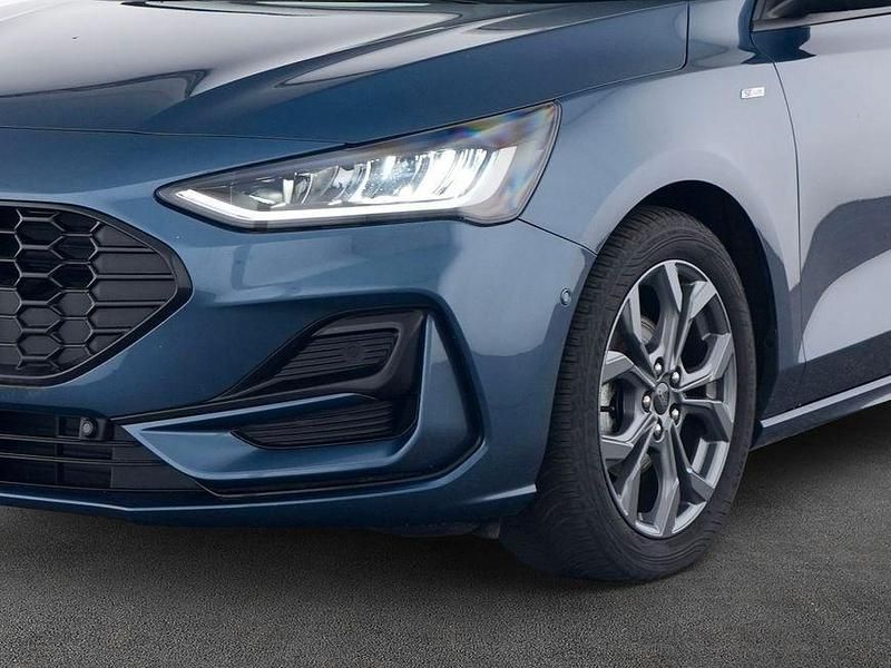 Gebraucht Ford Focus ST-Line X 125 PS (91 kW) 2023 Chrome blue metallic Kombi