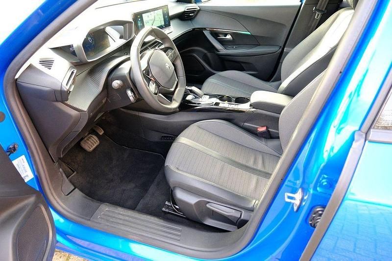 Gebraucht Peugeot e-2008 Allure 100 kW (136 PS) 2021 Blau SUV