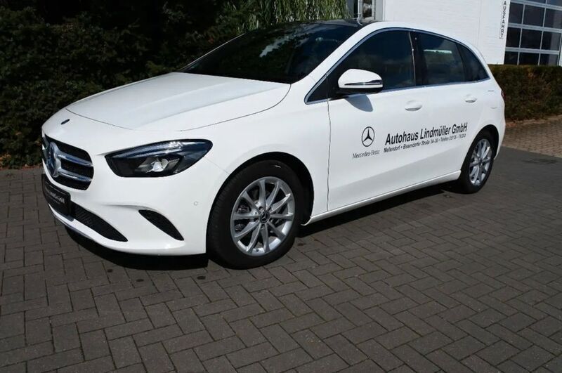Weiß Gebraucht 2019 Mercedes B180 Van / Kleinbus | 25.000 € (Fairer Preis) - Bild 1/4