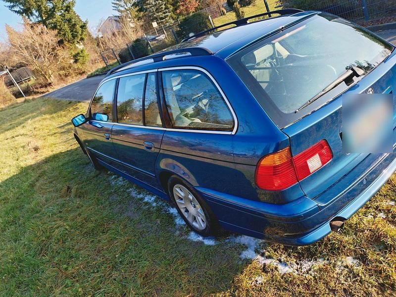 Gebraucht BMW 520 170 PS (125 kW) 2002 Blau Kombi