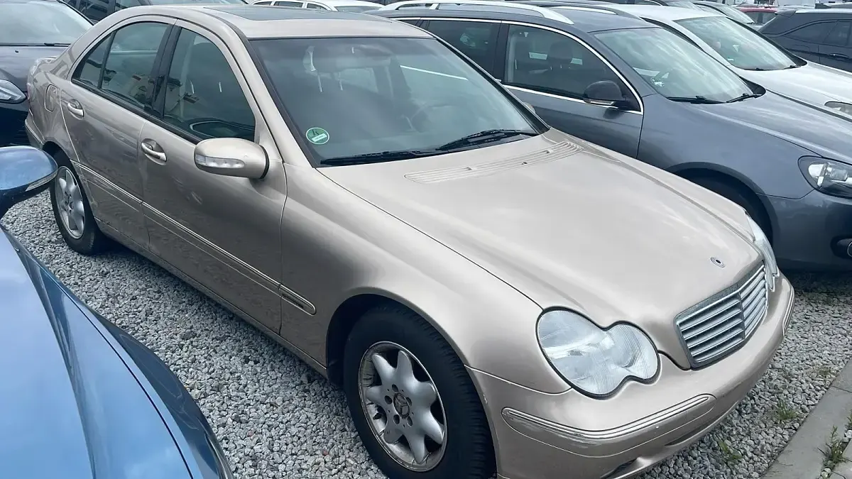 Gebraucht Mercedes C200 163 PS (119 kW) 2002 Silber Limousine