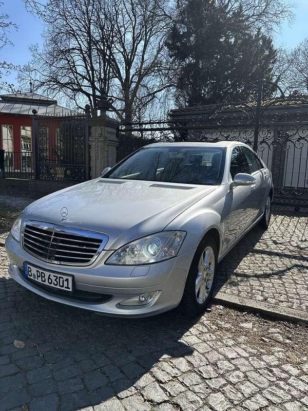 Grau Gebraucht 2009 Mercedes S320 Limousine | 11.000 € (Fairer Preis) - Bild 1/4