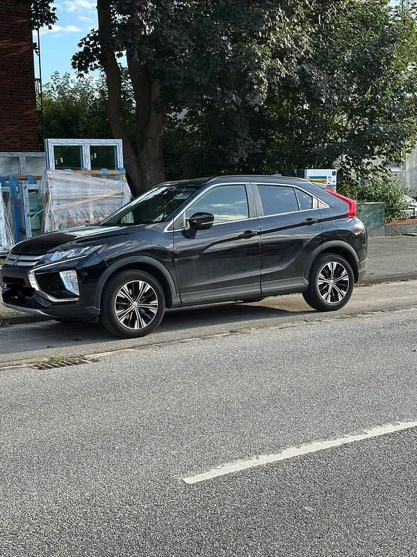 Schwarz Gebraucht 2019 Mitsubishi Eclipse Cross Active SUV | 15.500 € (Superpreis) - Bild 1/4