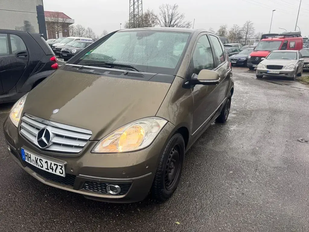 Gebraucht Mercedes A180 Avantgarde 116 PS (85 kW) 2009 Braun Van / Kleinbus