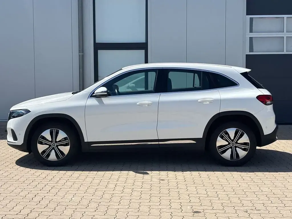 Gebraucht Mercedes EQA250+ Electric Art 139 kW (190 PS) 2023 Weiß SUV