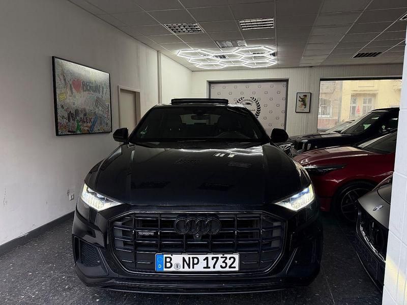 Gebraucht Audi Q8 S-Line 286 PS (210 kW) 2022 Mythosschwarz SUV