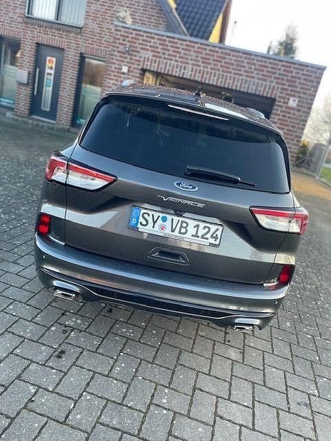 Gebraucht Ford Kuga Vignale 224 PS (164 kW) 2023 Grau SUV