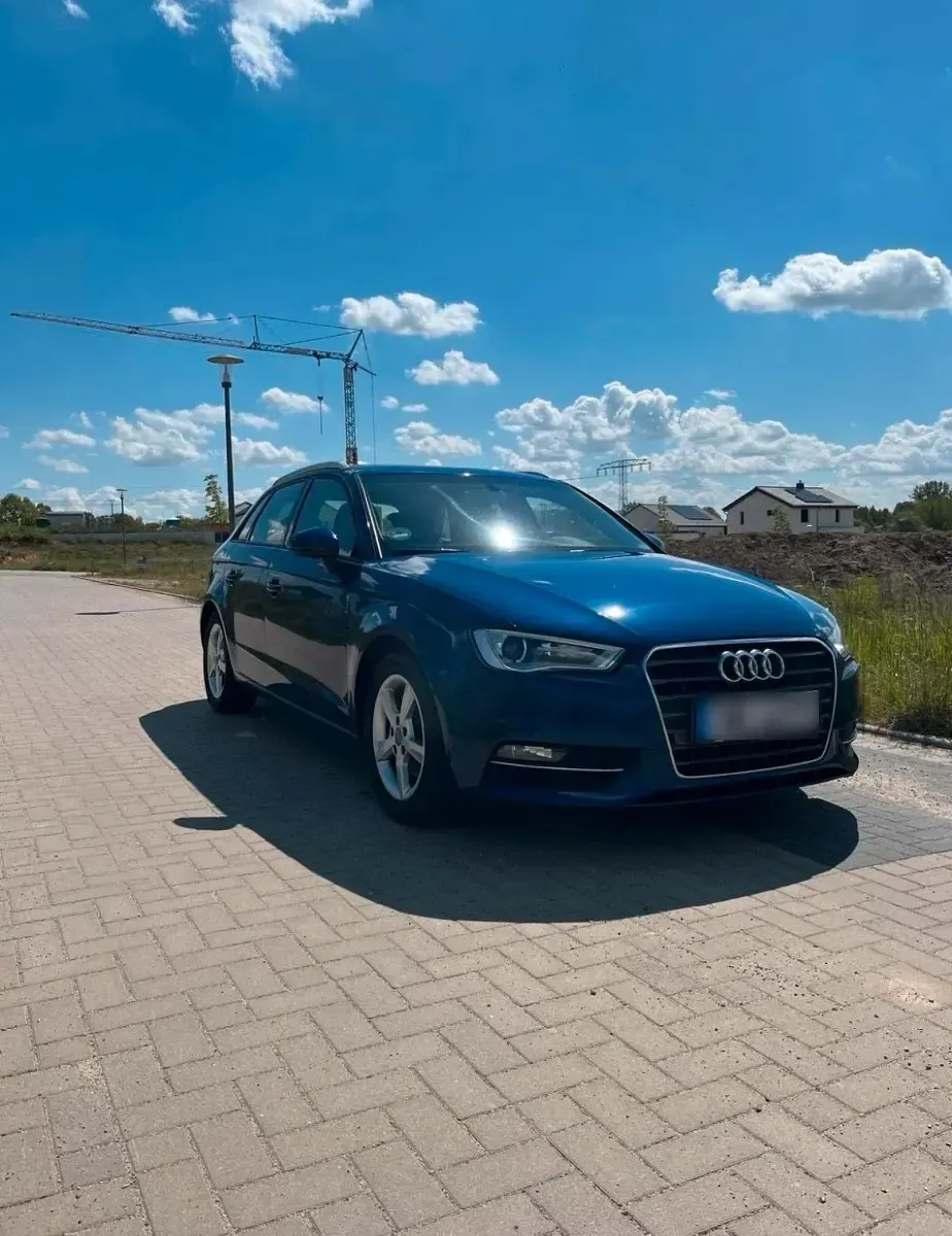 Gebraucht Audi A3 Sportback 147 PS (108 kW) 2014 Blau Kleinwagen