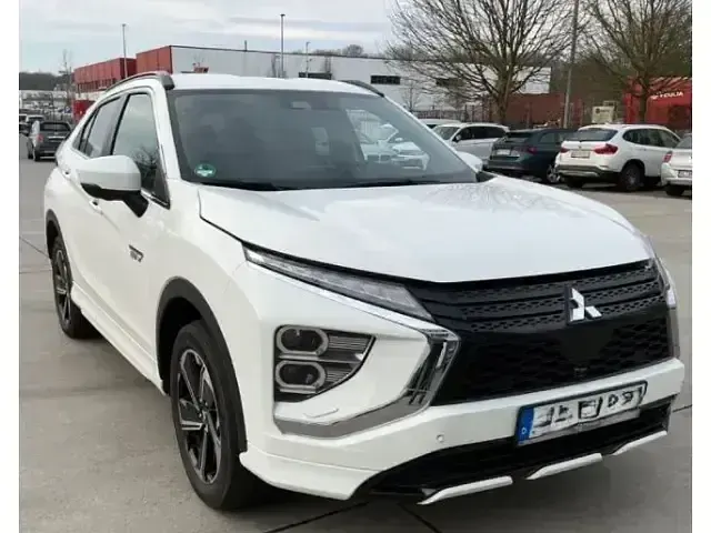 Begagnad Mitsubishi Eclipse Cross Plus 188 HK (138 kW) 2022 Vit SUV
