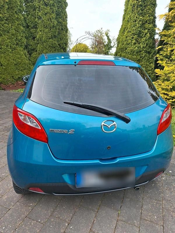 Second-hand Mazda 2 75 CP (55 kW) 2011 Albastru Hatchback